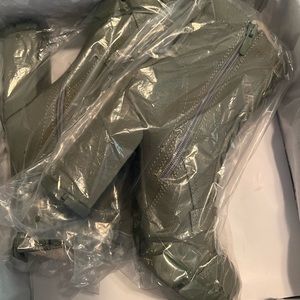 Brand new Nine West boots army color